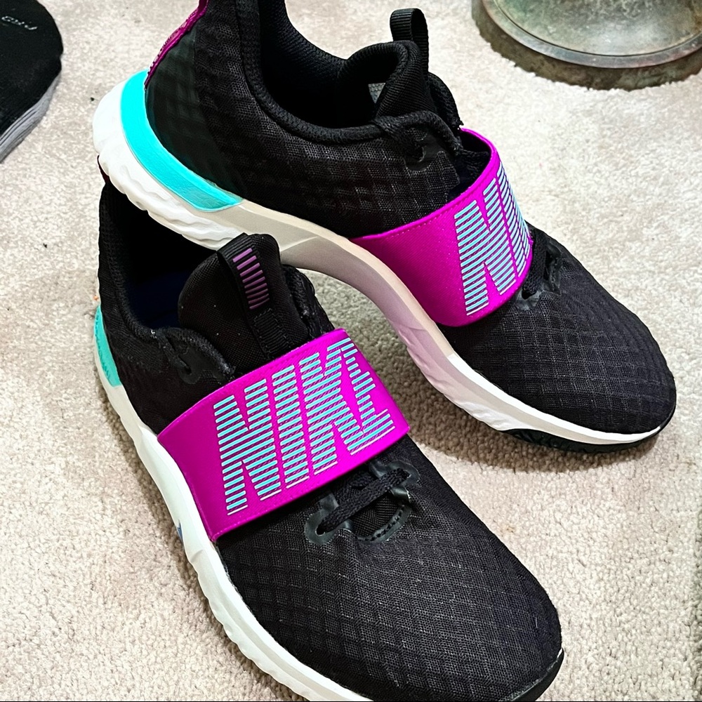 Nike In Season TR 9 Style Code AR4543-007 Vivid Purple & Black Women’s Sz 8.5